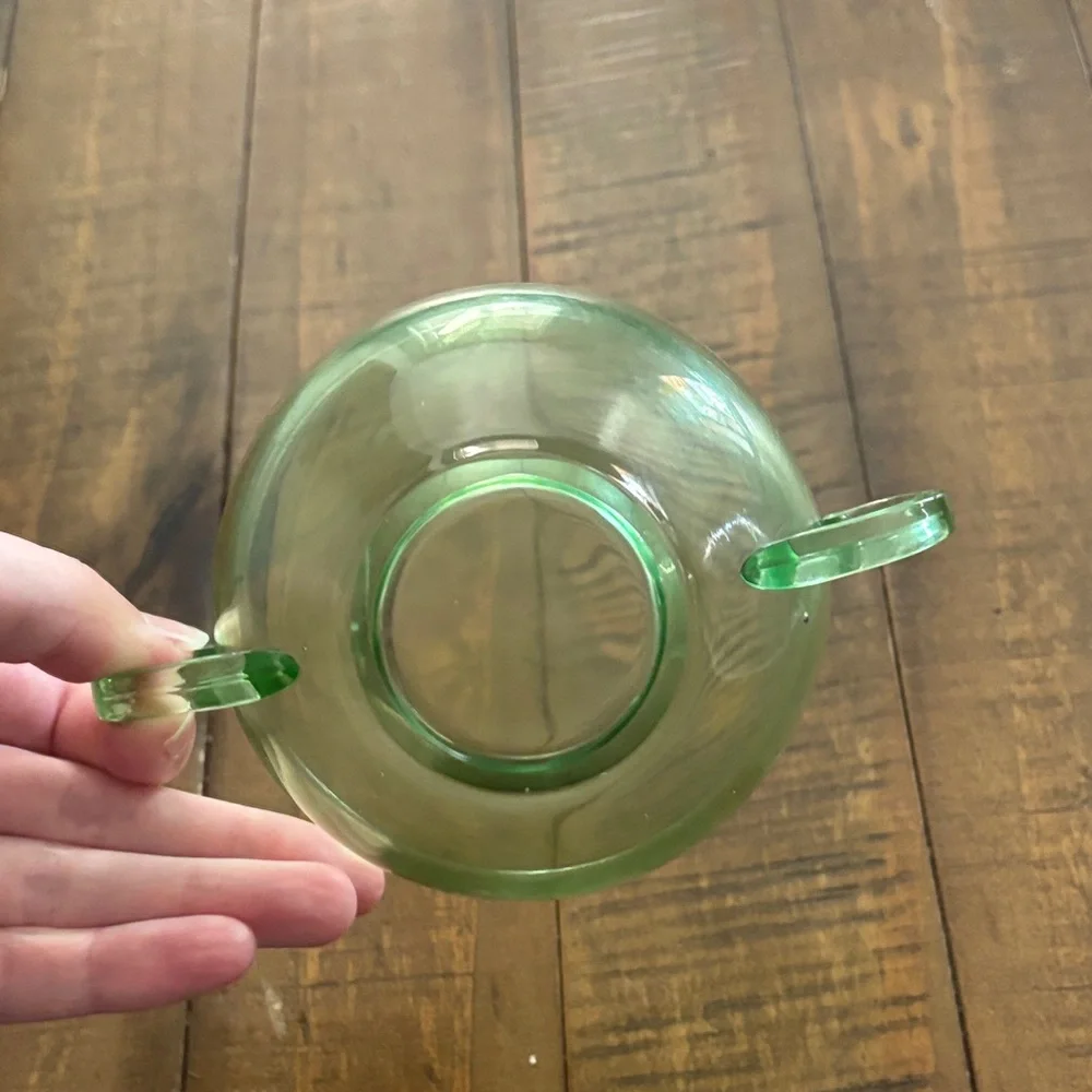 Vintage Green Depression Glass Creamer and Sugar Bowl Set - Picture 8 of 9